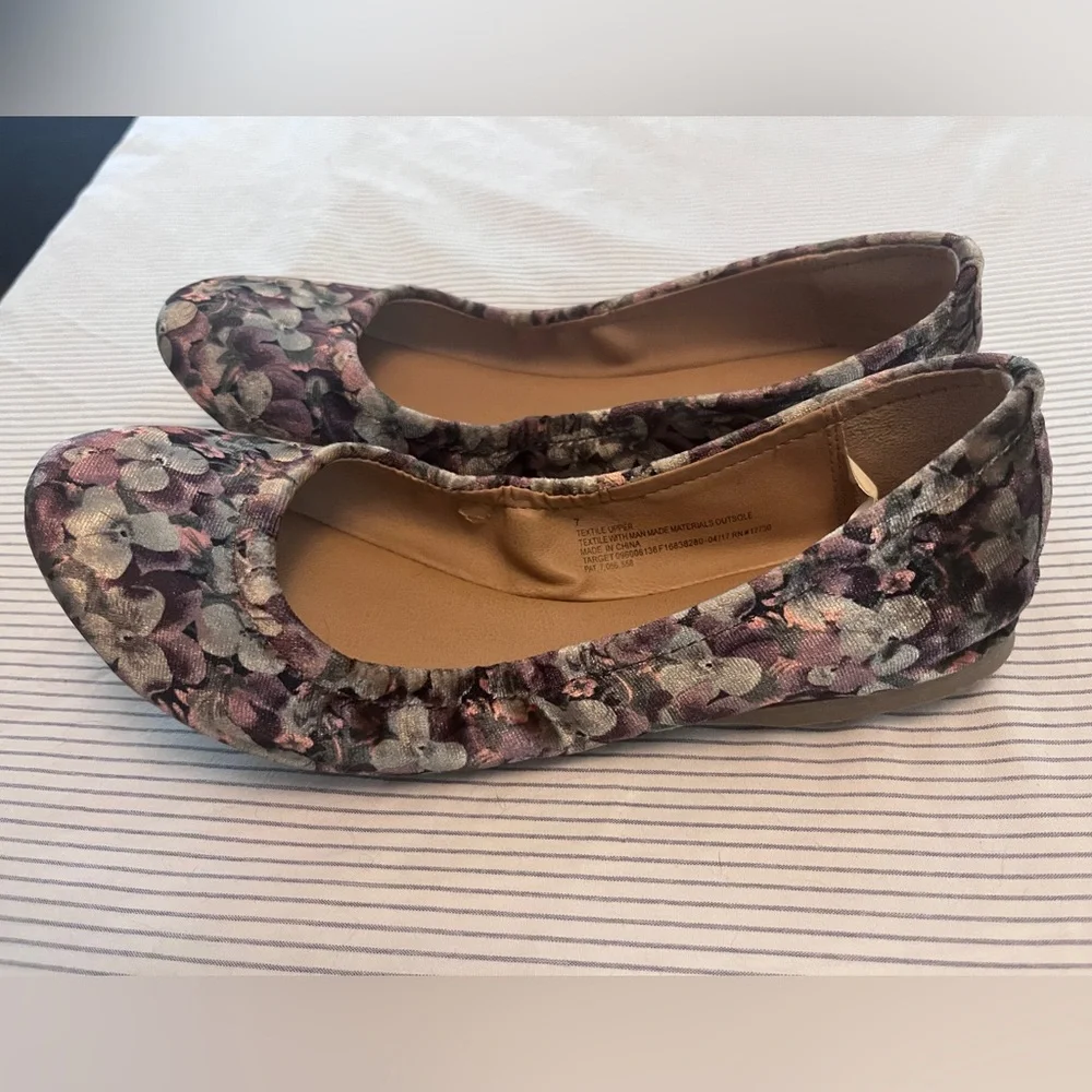 Women's Mossimo velvet ballet flats - Picture 4 of 8